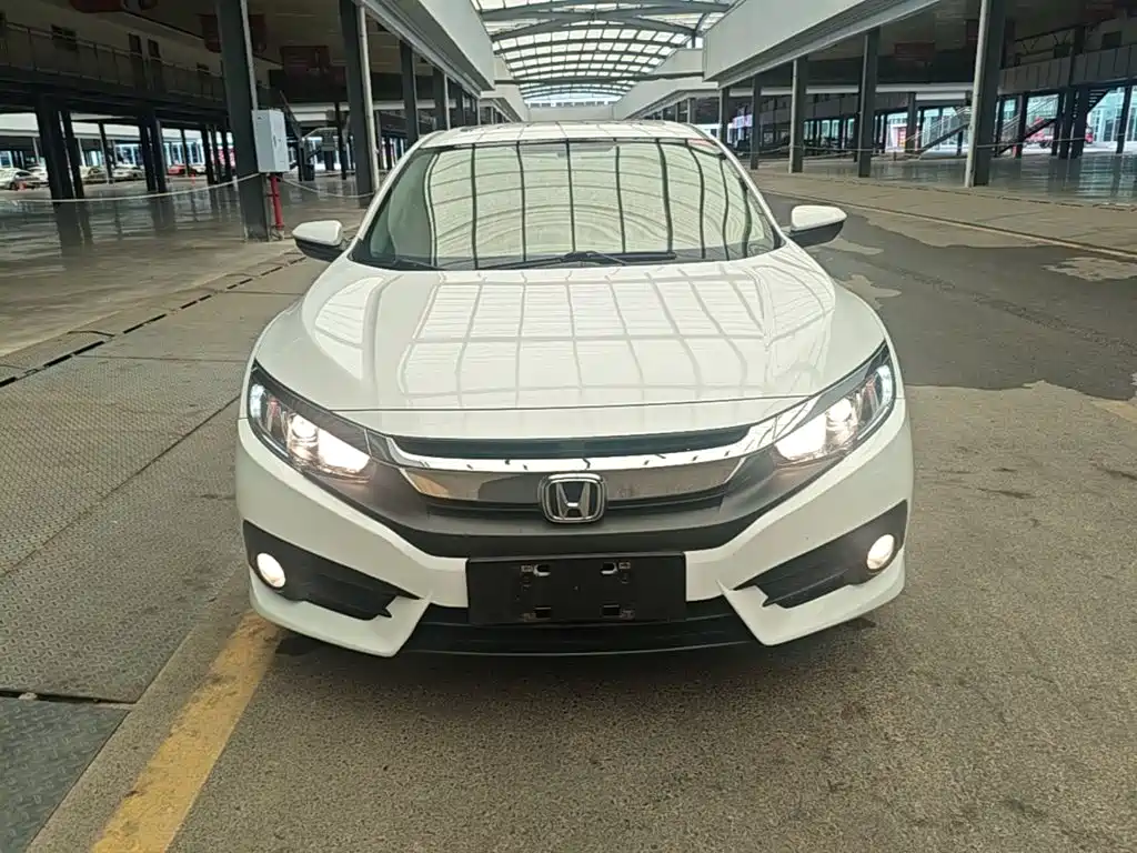 Honda Civic 2016 220TURBO CVT Luxury