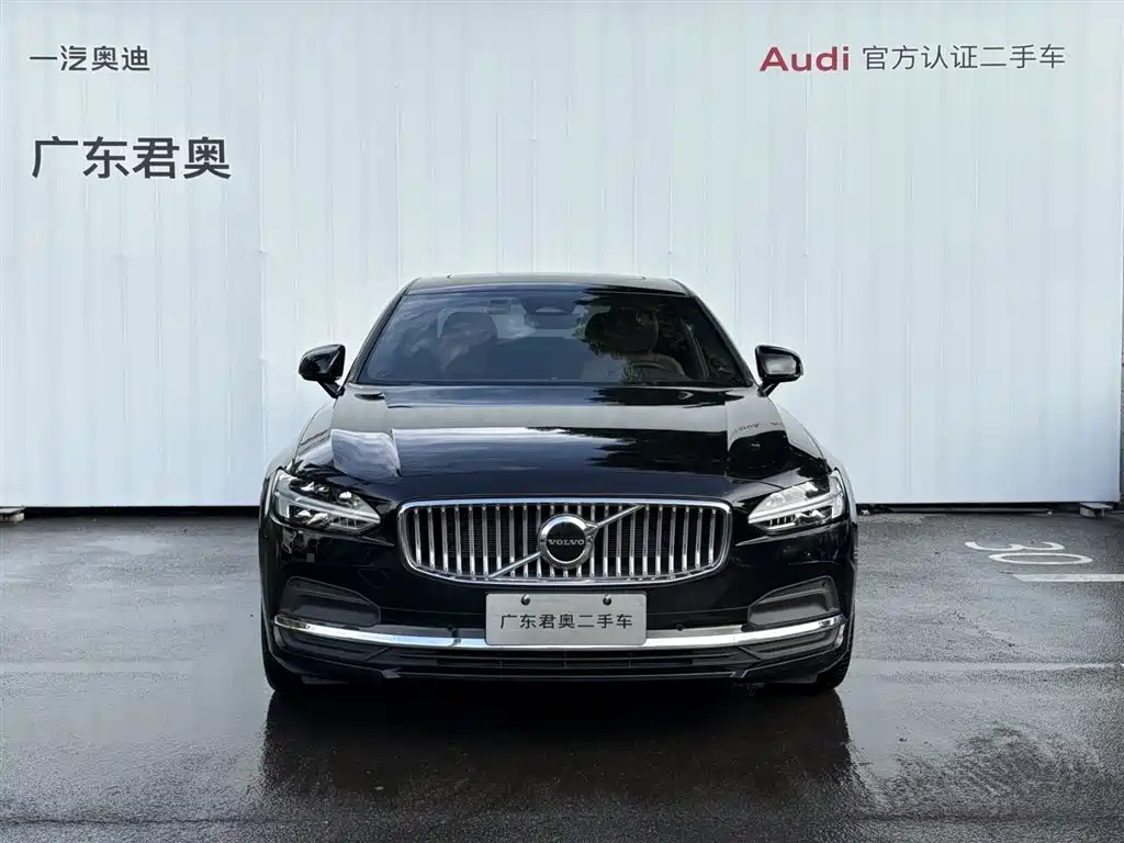Volvo S90 2025 B5 Luxury