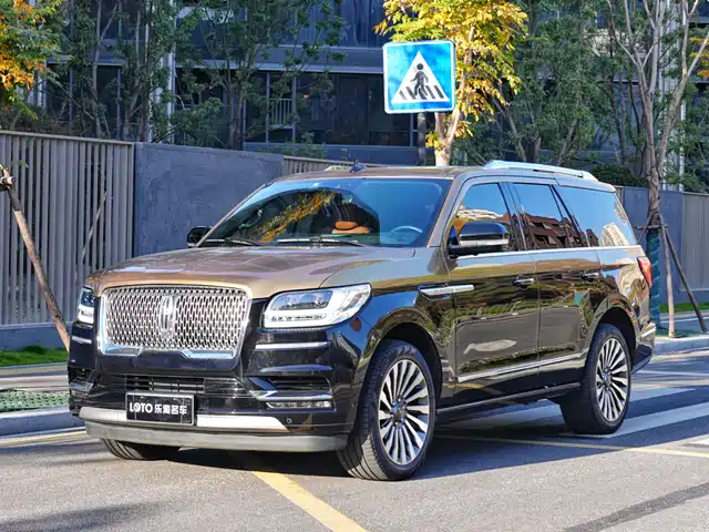 LINCOLN NAVIGATOR 2021
