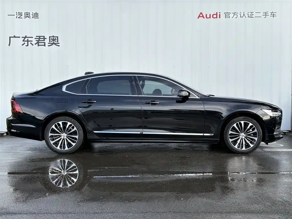 Volvo S90 2025 B5 Luxury