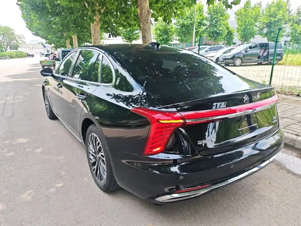 Hongqi H5 2025 2.0T AT