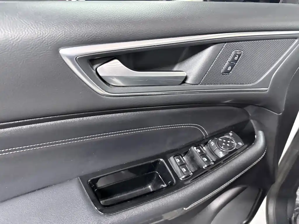 Ford Edge — миниатюра 9