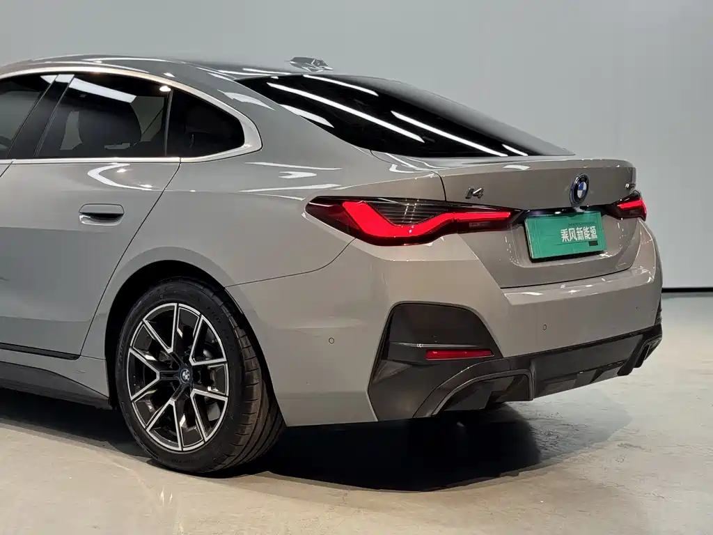 BMW I4