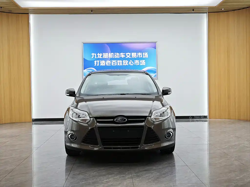 Ford Focus 2012 1.6L MT