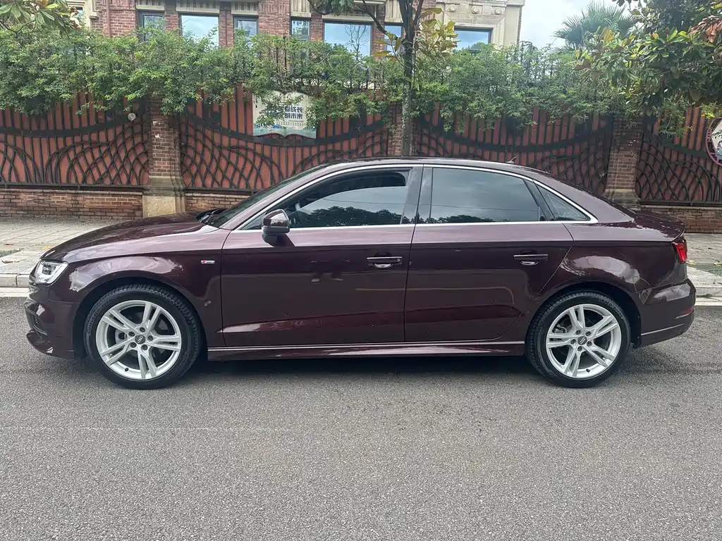 Audi A3 2018 30 Limousine 35 TFSI Fashion