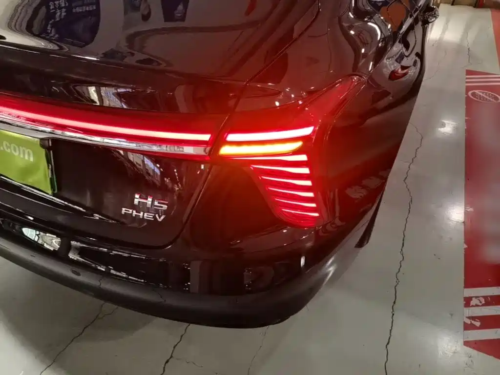Hongqi Hongqi H5 PHEV — миниатюра 8