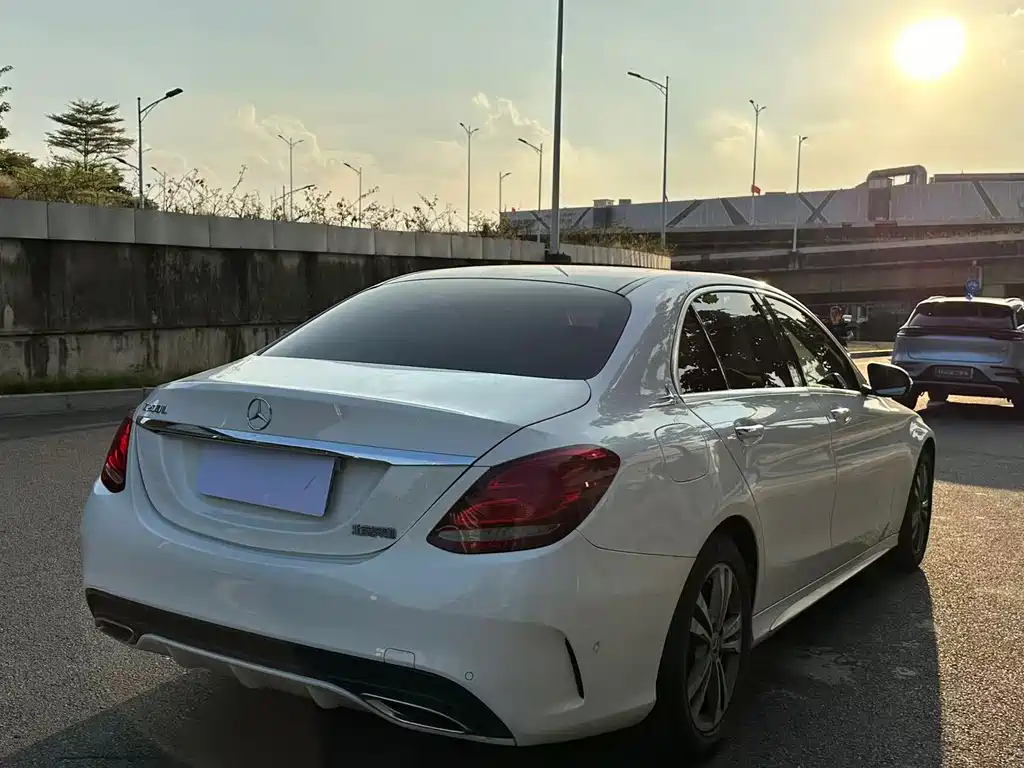 Mercedes-Benz C-Class — миниатюра 16