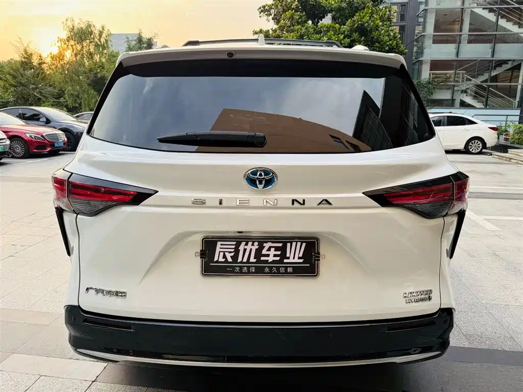 Toyota Sienna 2021 2.5L Luxury