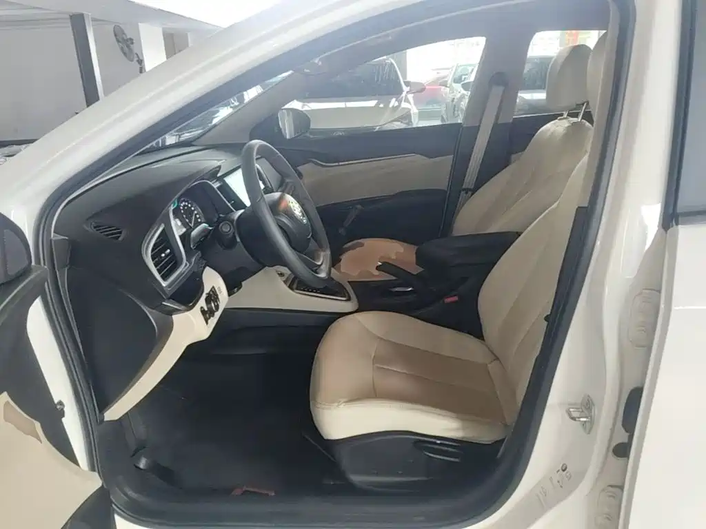 Buick Excelle — миниатюра 15
