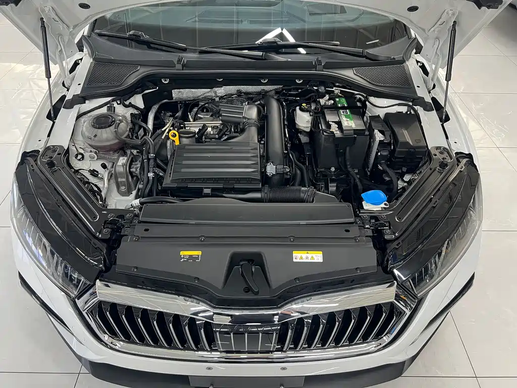 Skoda Octavia 2022 — фото 11
