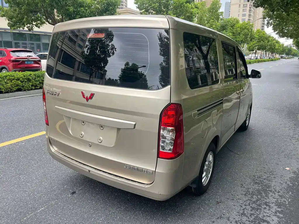 Wuling Rongguang V — миниатюра 6