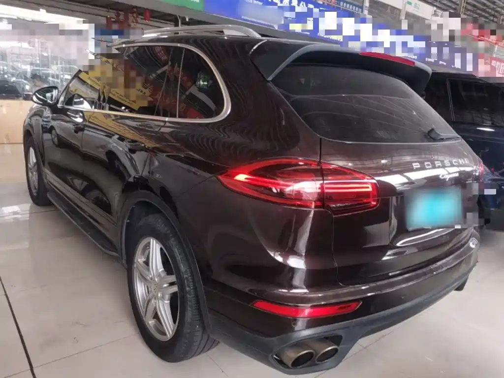 Porsche Cayenne — миниатюра 5
