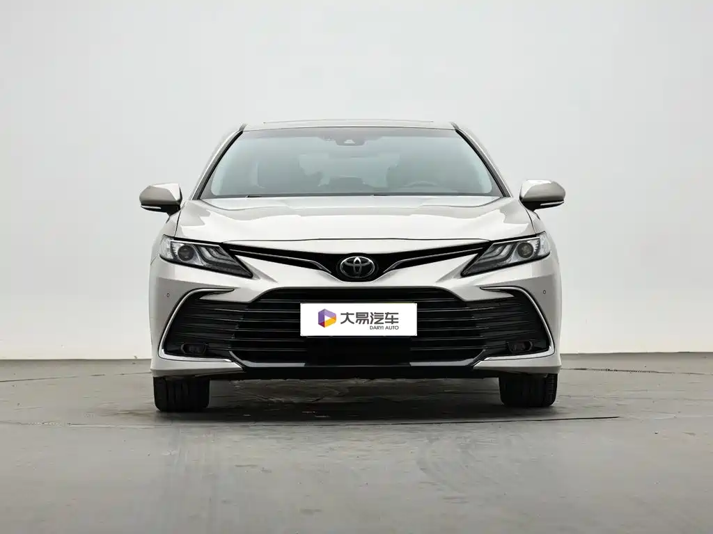 Toyota Camry — миниатюра 2