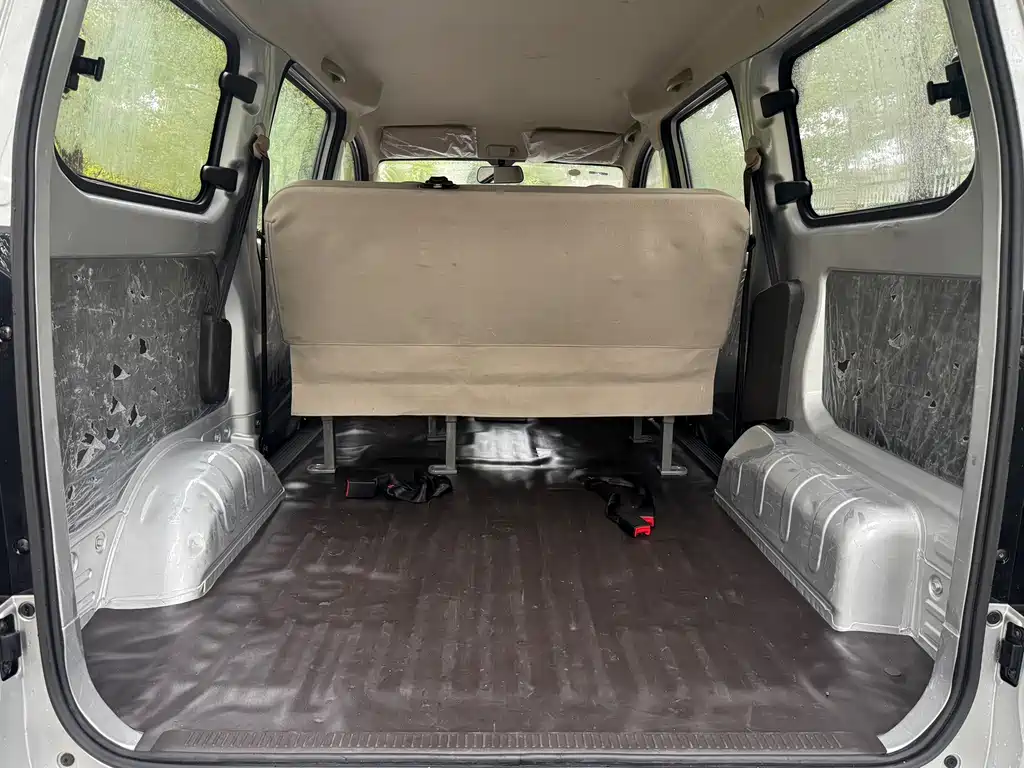 Wuling Hongguang V — миниатюра 9