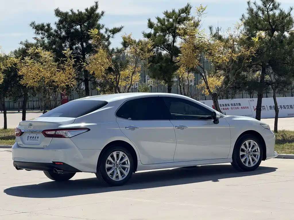 Toyota Camry — миниатюра 21