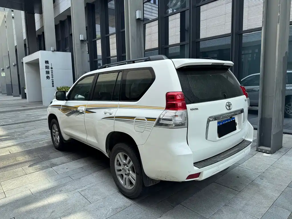 Toyota Land Cruiser Prado 2010 4.0L AT VX NAVI