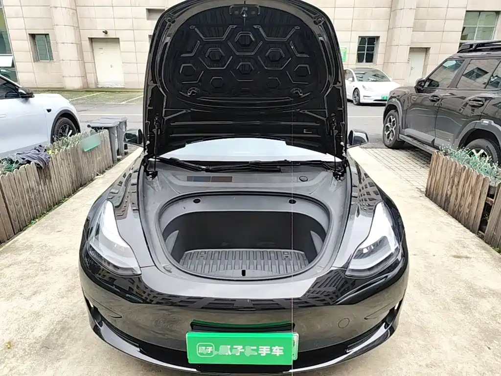 Tesla Model 3 — миниатюра 20