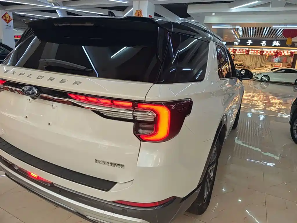 Ford Explorer — миниатюра 8