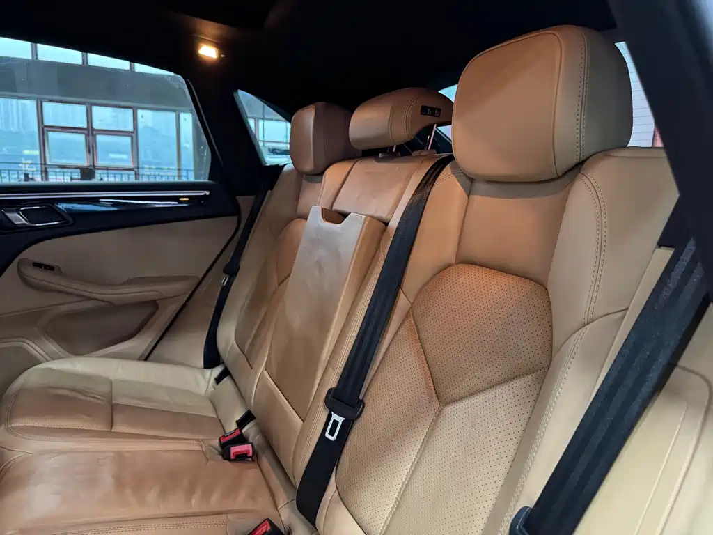 Porsche Macan — миниатюра 13