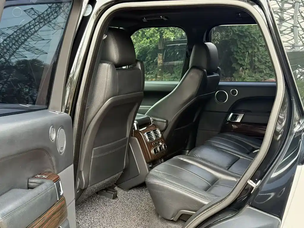 Land Rover Range Rover — миниатюра 8