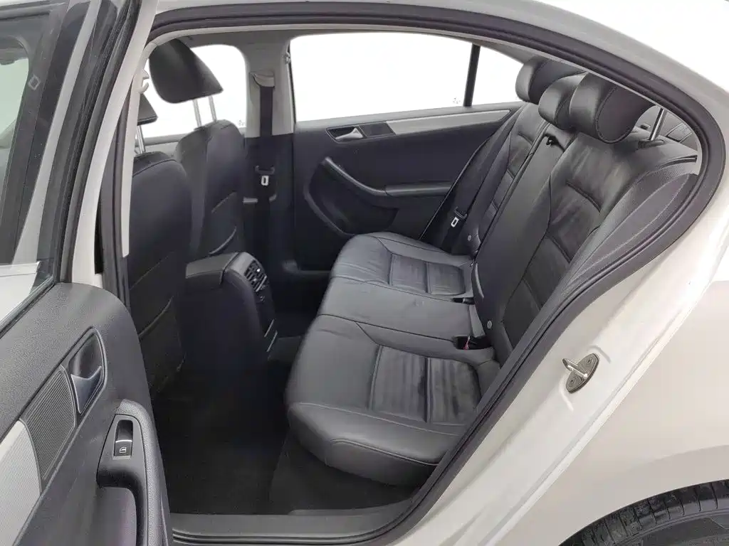 Volkswagen Sagitar — миниатюра 15
