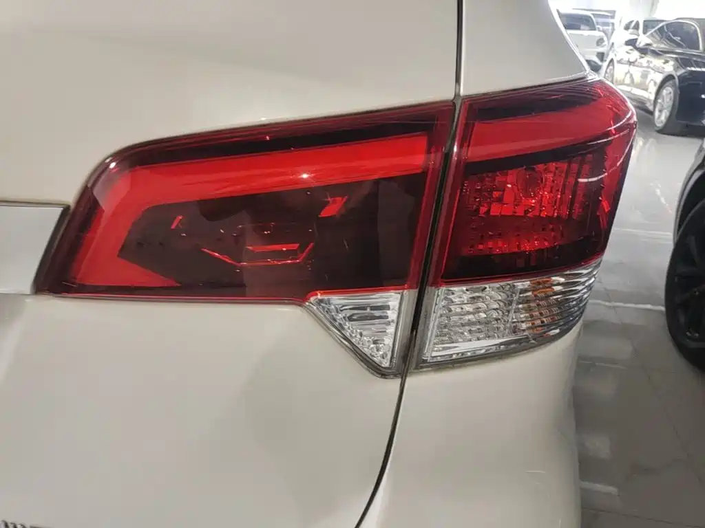 Nissan Terra — миниатюра 8
