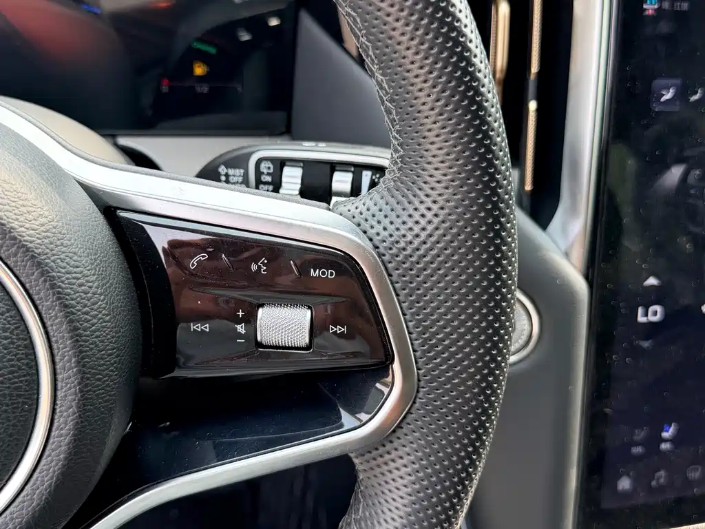 Hongqi Hongqi HS7 PHEV — миниатюра 17