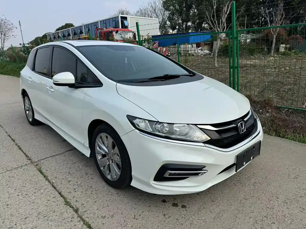 Honda Jade 2017 1.8L AT Comfort 5 мест