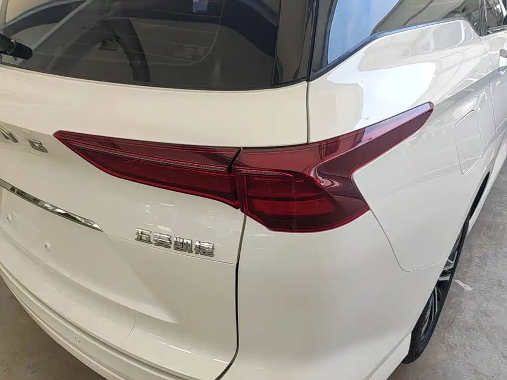 Wuling Victory — миниатюра 8