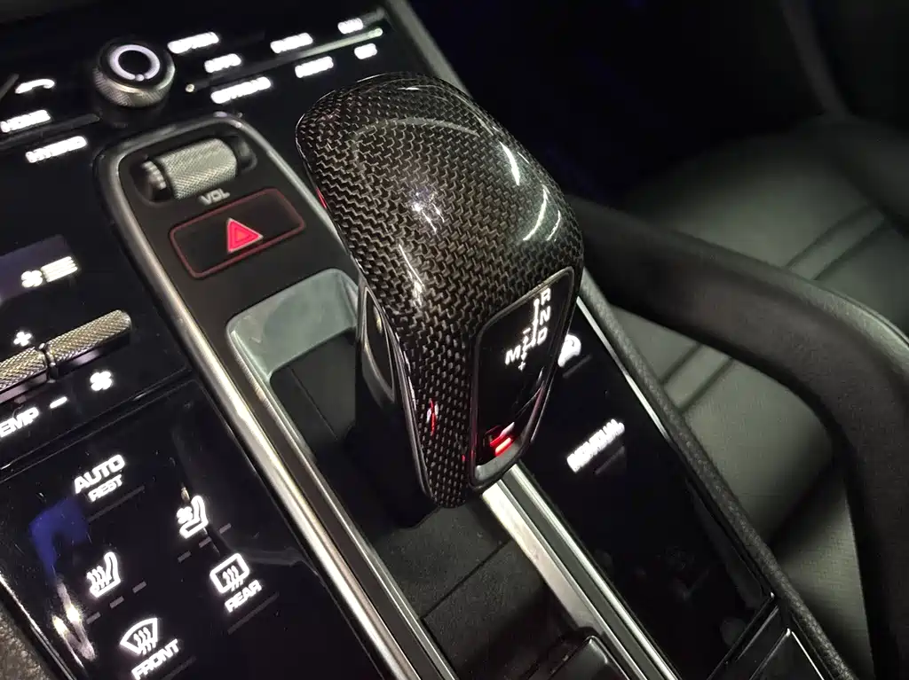 Porsche Cayenne Hybrid — миниатюра 13
