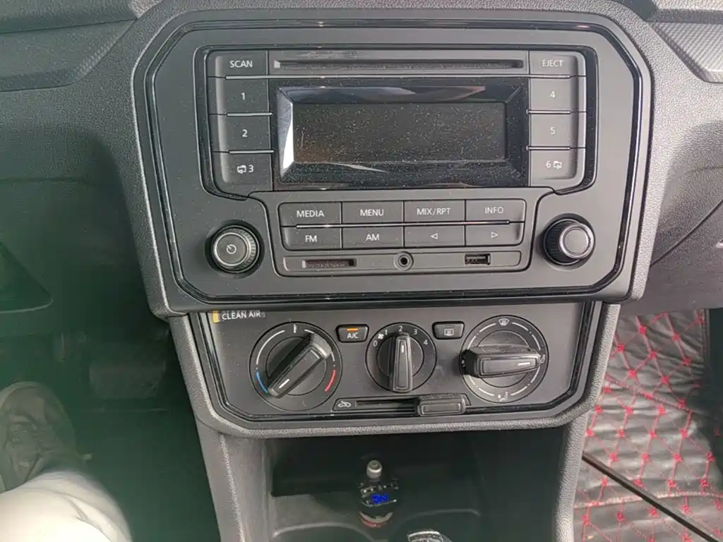 Volkswagen Jetta — миниатюра 13