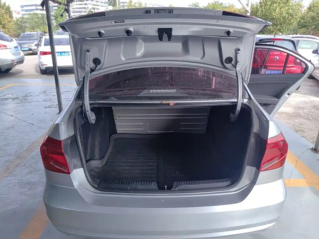 Volkswagen Jetta — миниатюра 19