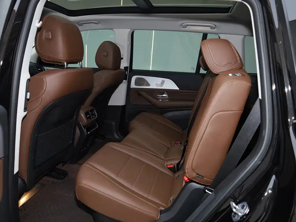 Mercedes-Benz GLS — миниатюра 23