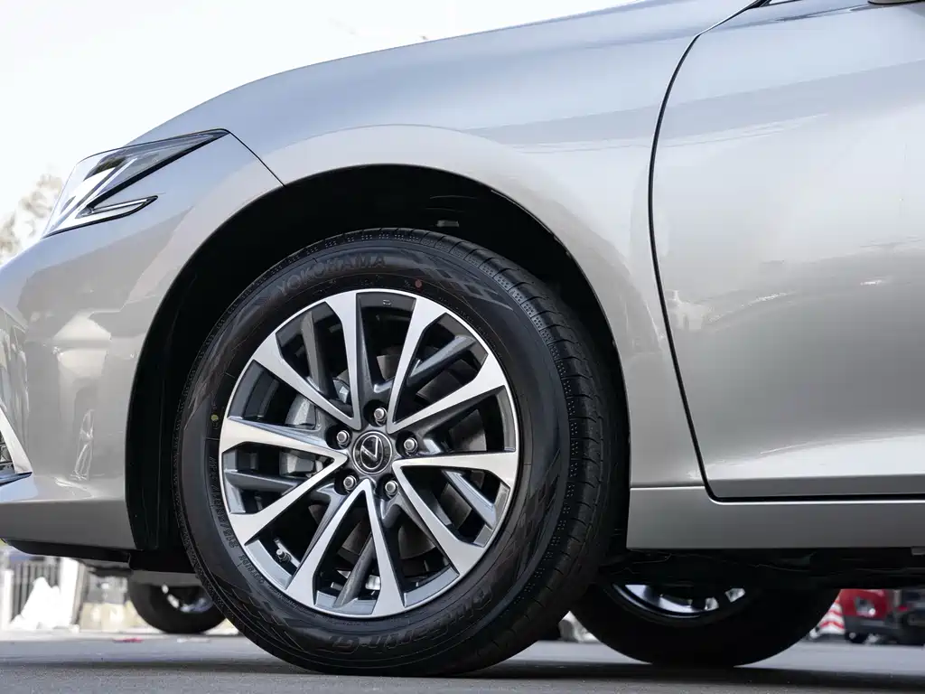 Lexus ES 2025 200 Premium