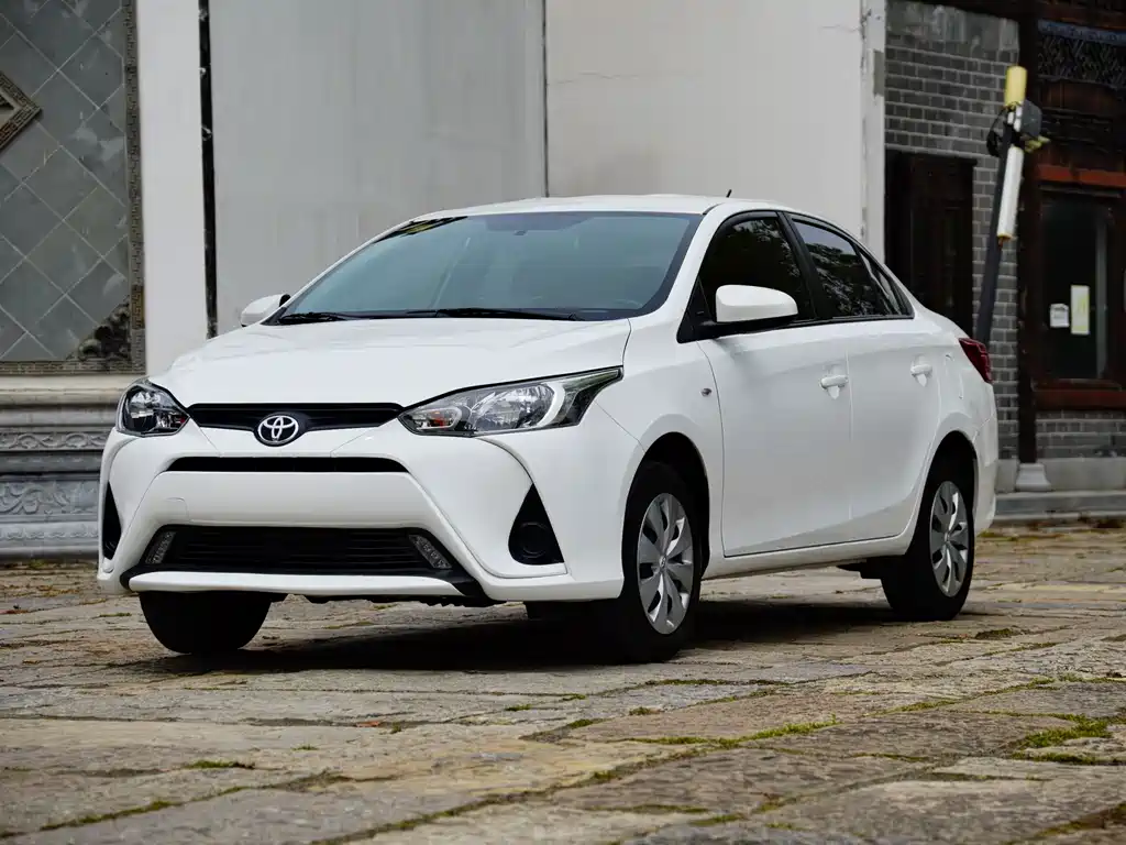 Toyota Yaris L 2022