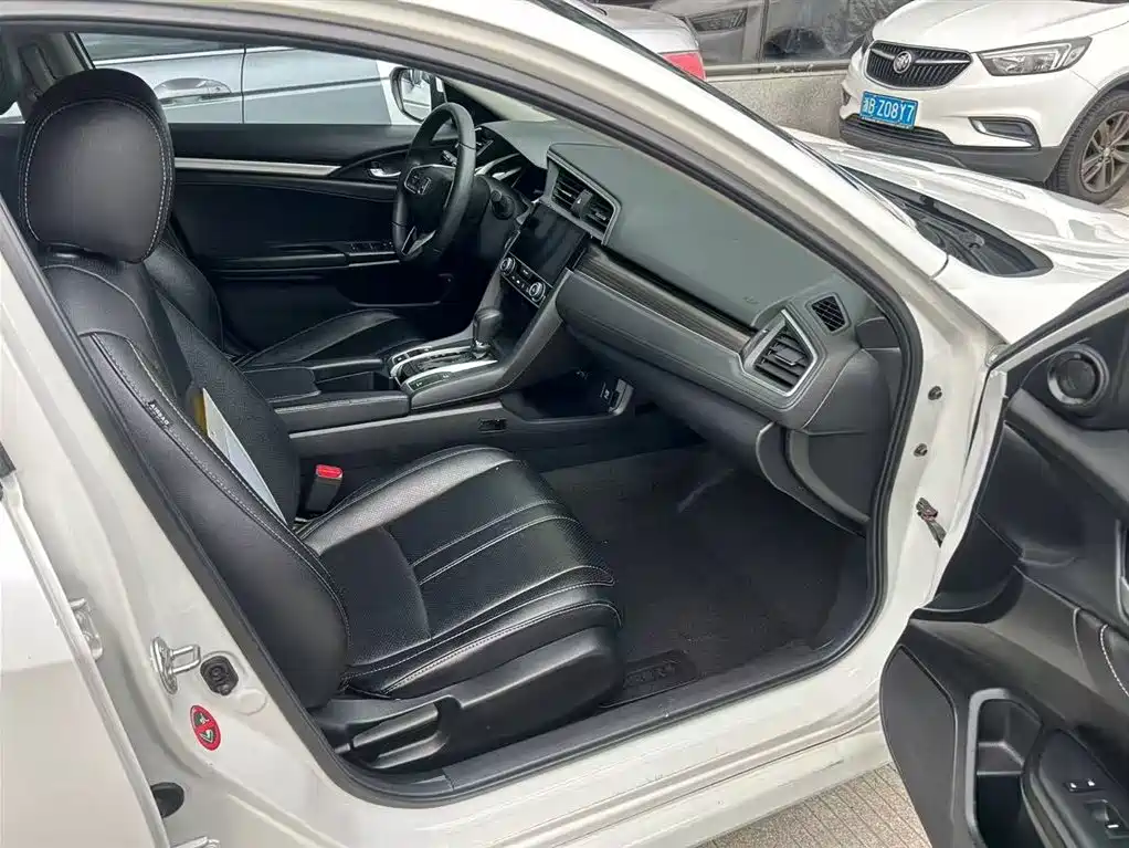 Honda Civic 2019 220TURBO CVT V