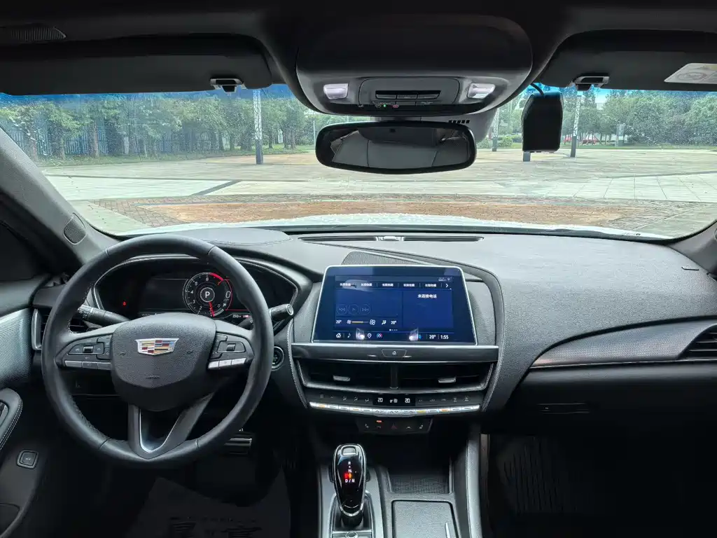 Cadillac CT5 — миниатюра 6