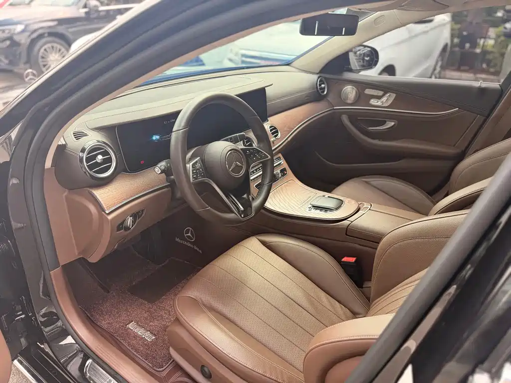 Mercedes-Benz E-Class — миниатюра 12
