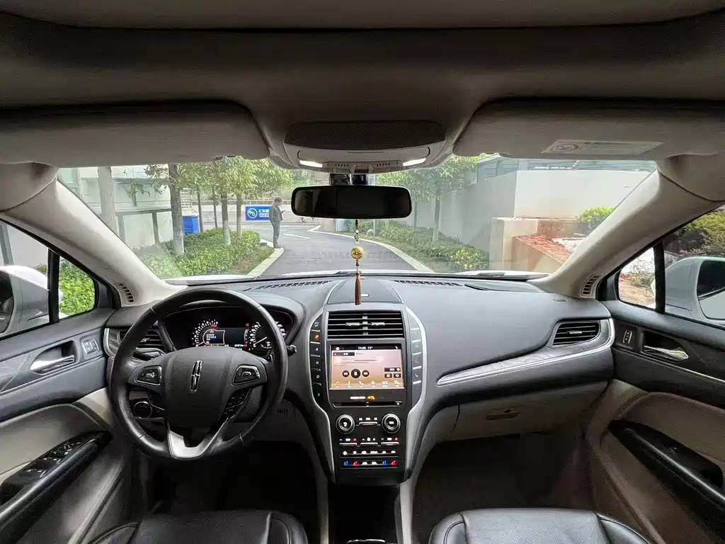 Lincoln MKC — миниатюра 5