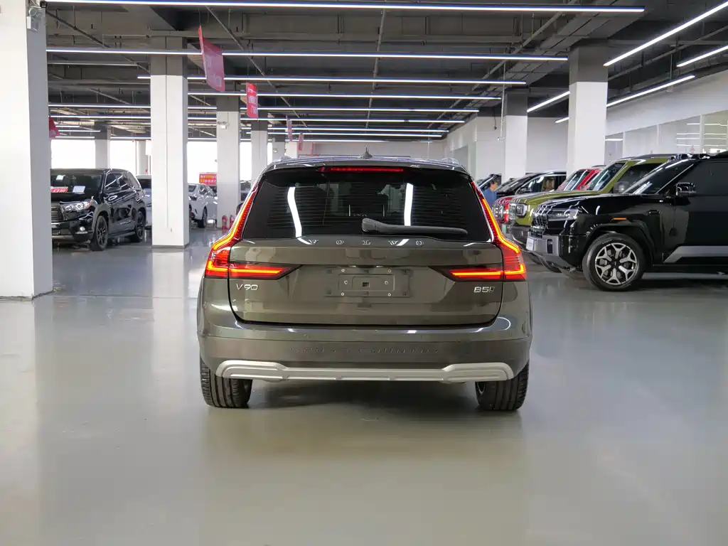 Volvo V90 — миниатюра 6