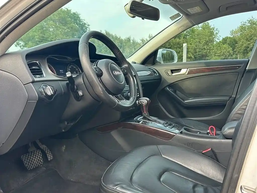 Audi A4L 2015 35 TFSI AT Comfort