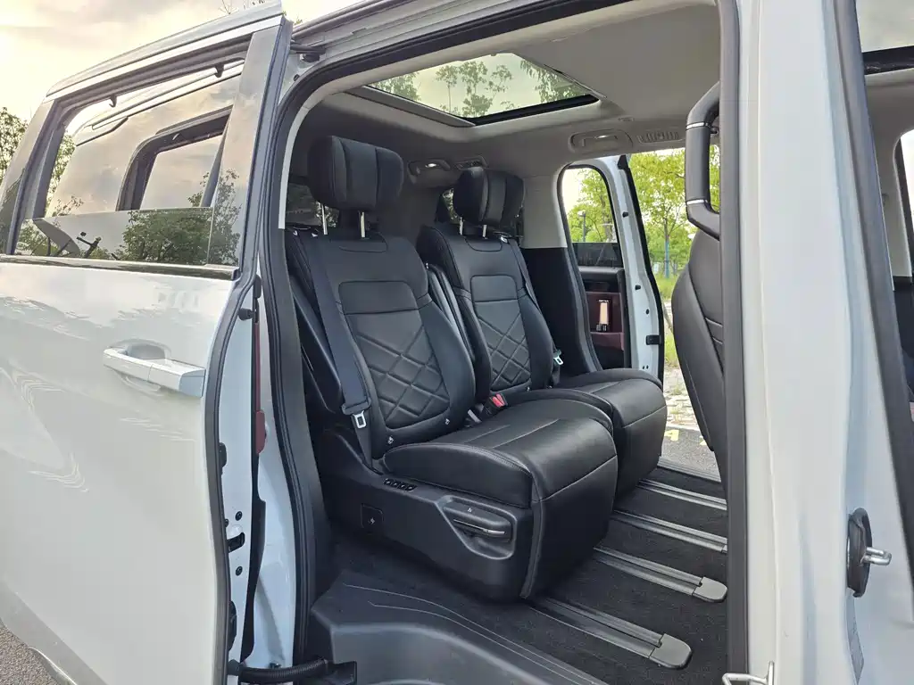 GAC Motor 传祺E8 PHEV — миниатюра 11