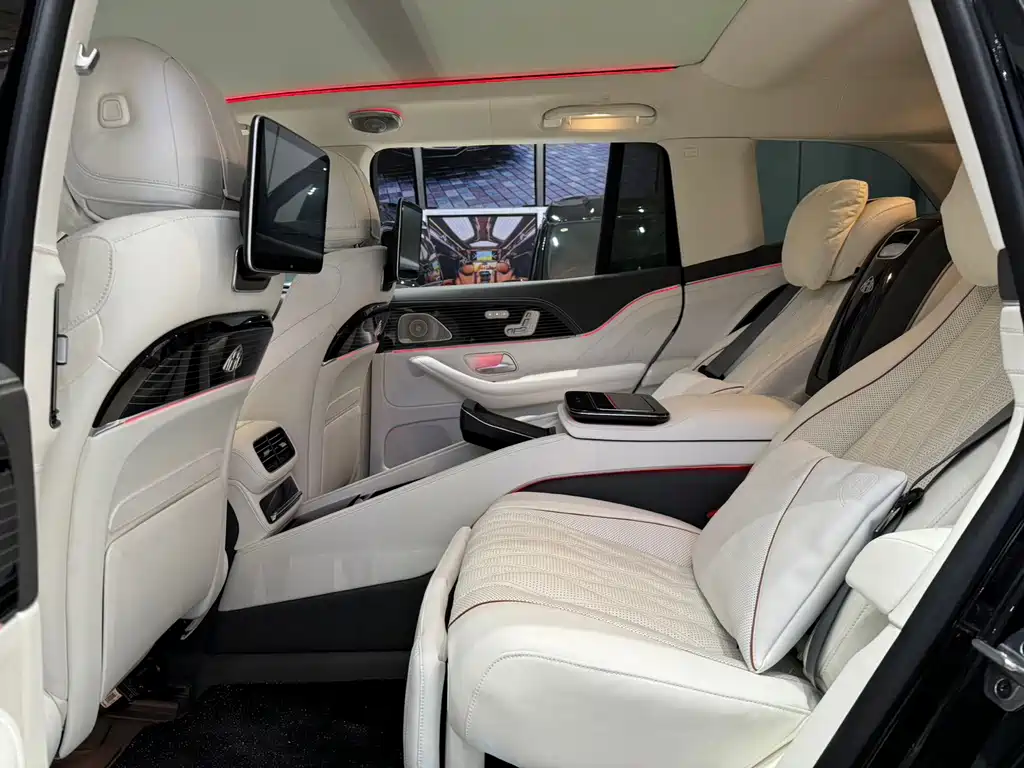 Mercedes-Benz GLS — миниатюра 13