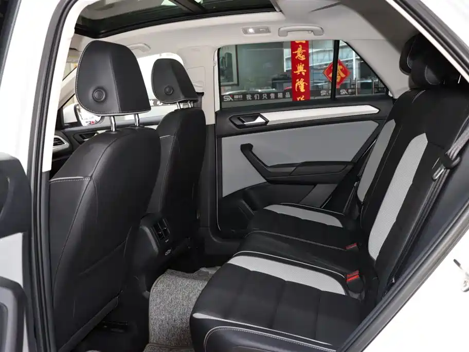 VOLKSWAGEN T ROC EXPLORING SONGS