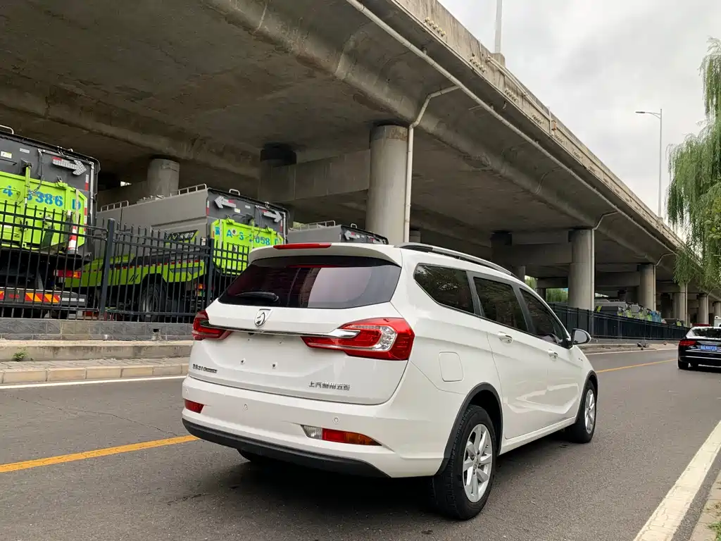 Baojun 310W — миниатюра 5