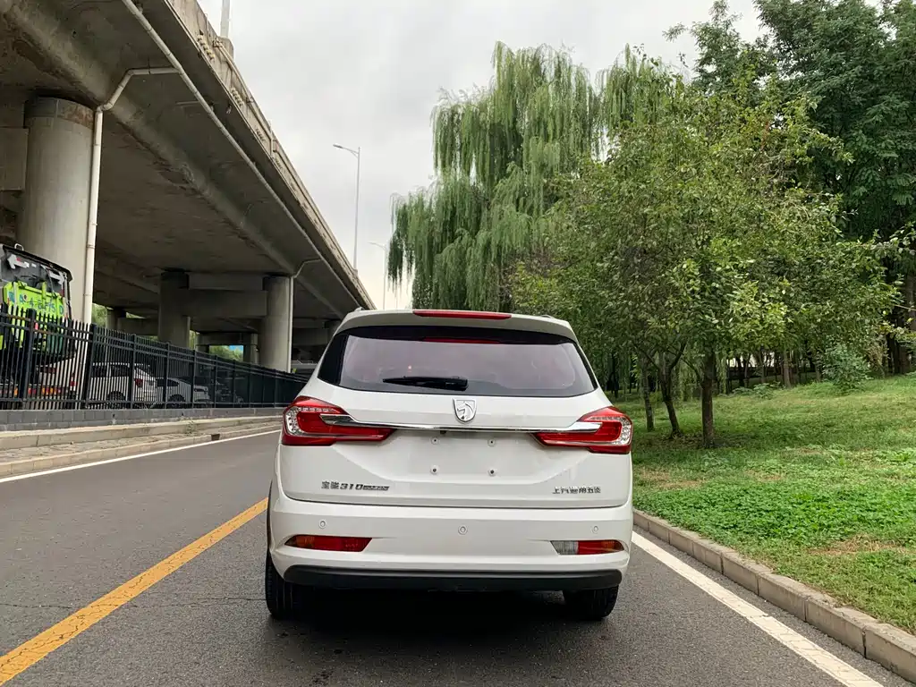 Baojun 310W — миниатюра 4