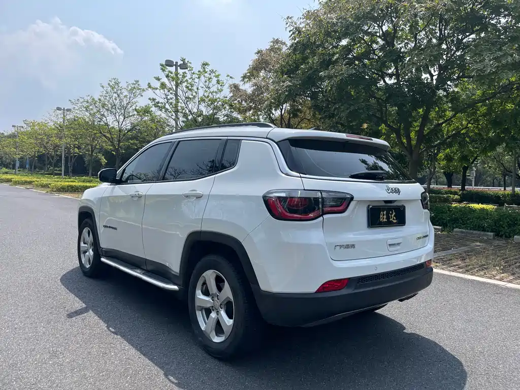 Jeep Compass — миниатюра 7