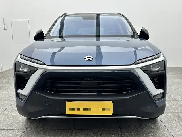 NIO ES8 2018 355KM мест