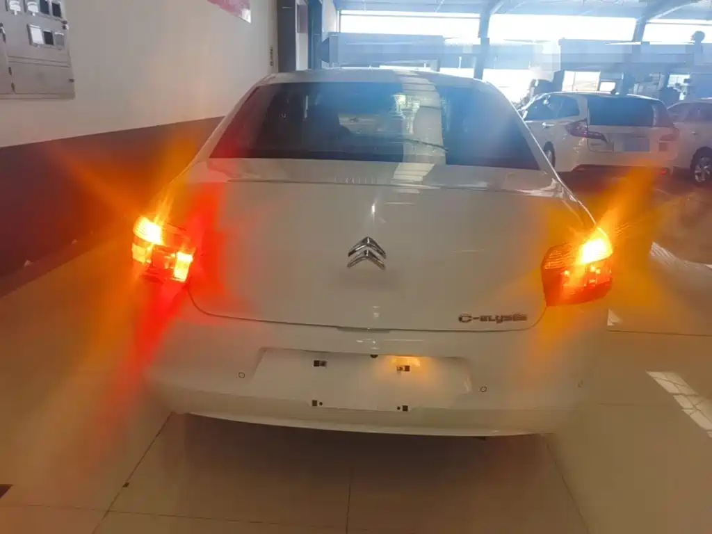 Citroen Elysee — миниатюра 6