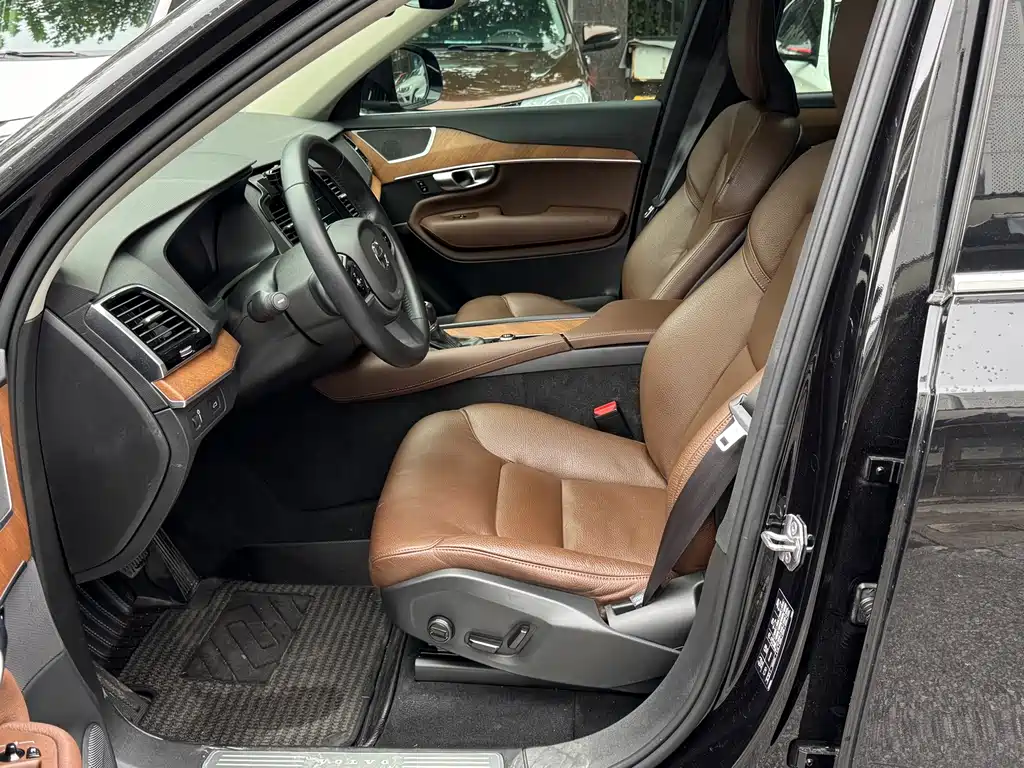 Volvo XC90 — миниатюра 5
